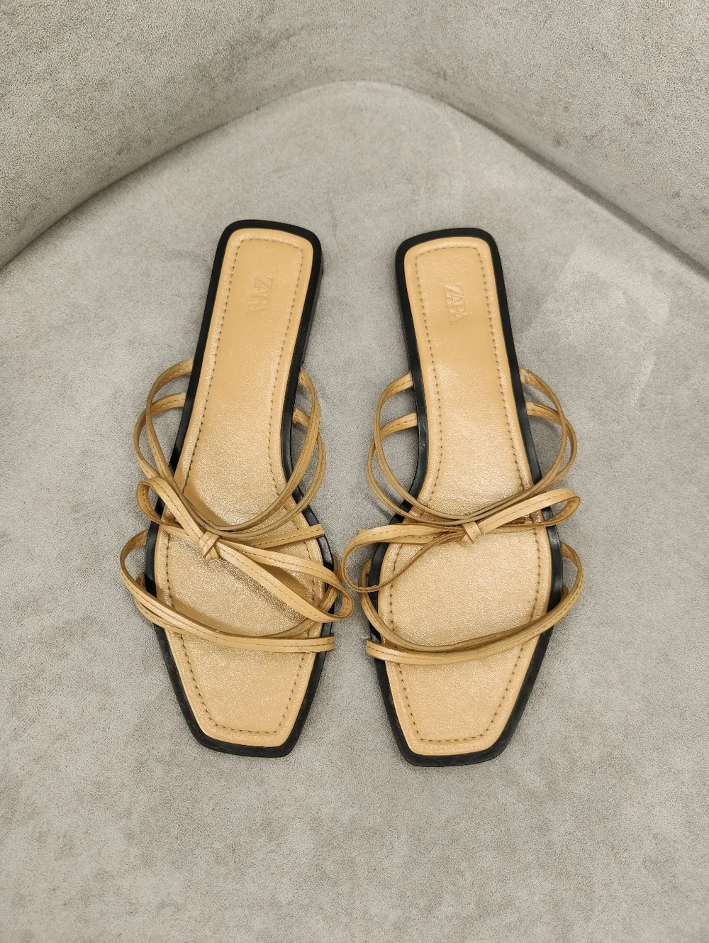 Zara Sandals Women's 8.5 Tan Leather Strappy Slides Square Toe Bow Dainty Glossy - Picture 7 of 10
